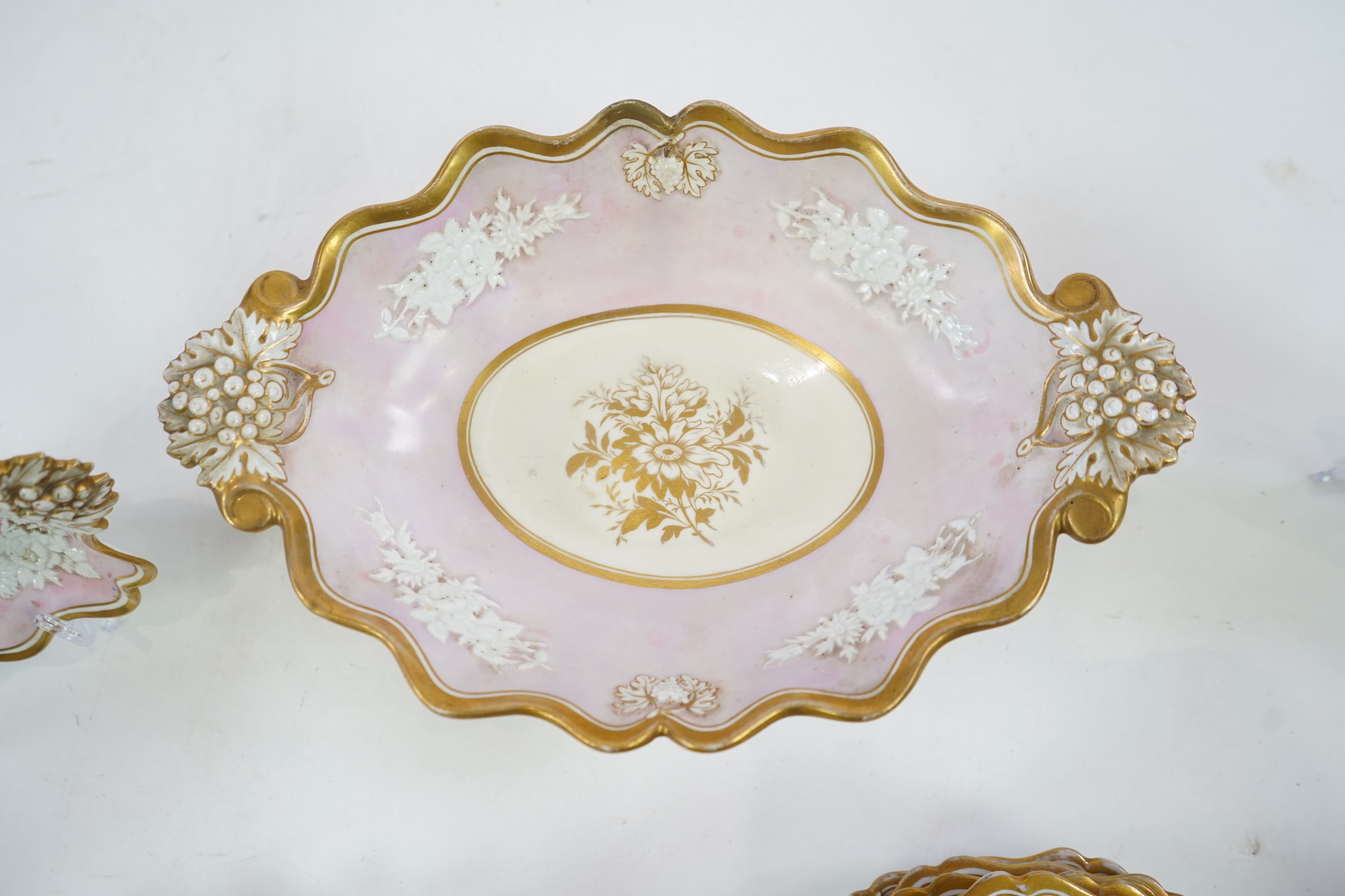 An English porcelain part dessert service, c.1825